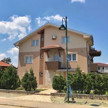 Apartmani Novak - Srebrno Jezero Veliko Gradiste Exterior photo