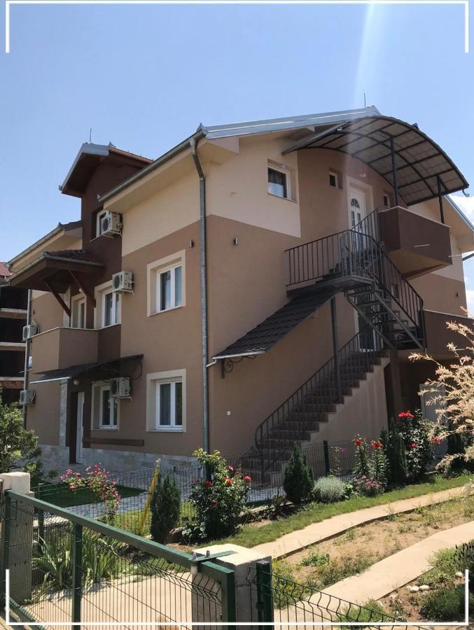 Apartmani Novak - Srebrno Jezero Veliko Gradiste Exterior photo